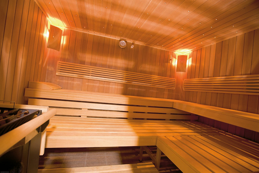 Entspannen Sie in der Sauna im Hotel Oasis Loipersdorf